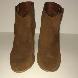 Ecoté suede booties